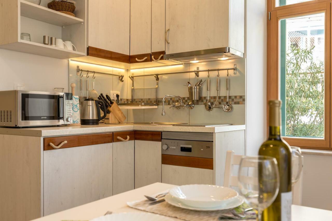 Studio Apartment Dzapo Split Exteriör bild